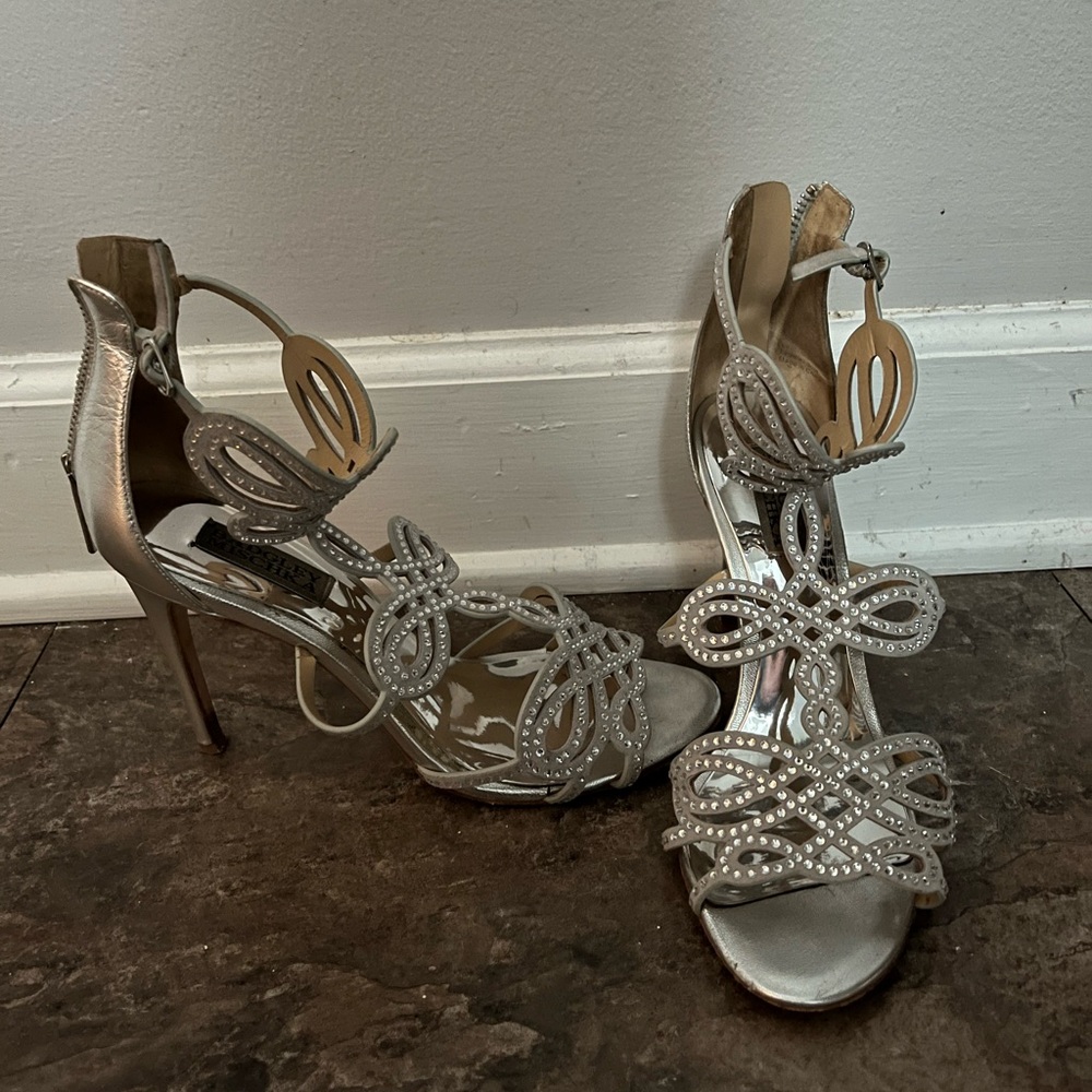 Heels - Picture 1 of 2